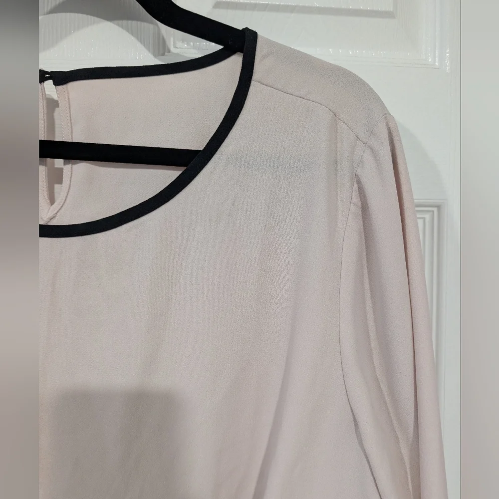 Talbots Woman Light Pink with Black Trim Long Sleeve Blouse Size 2X - Picture 4 of 12